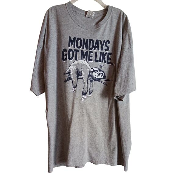 MONDAYS GOT ME LIKE A SLOTH Casual Fun Gray Blue Graphics T-Shirt Men's 2XL - Picture 2 of 9